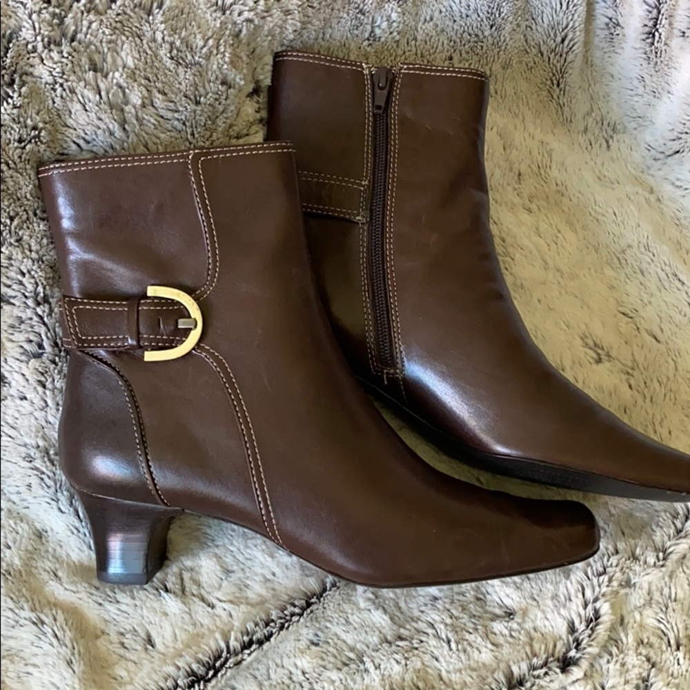 Women’s brown leather boots